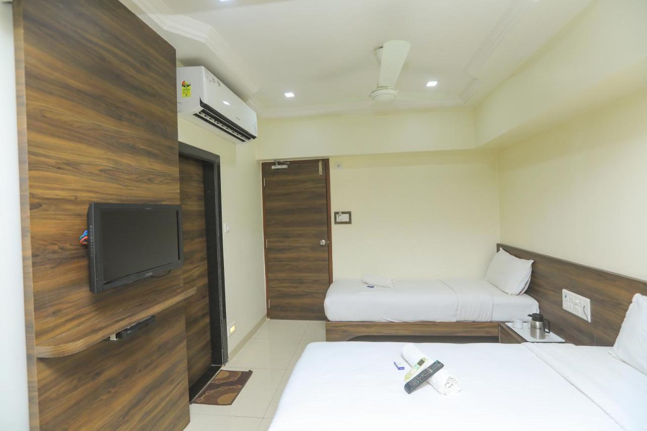 Hotel Mid Town Мумбай Екстериор снимка